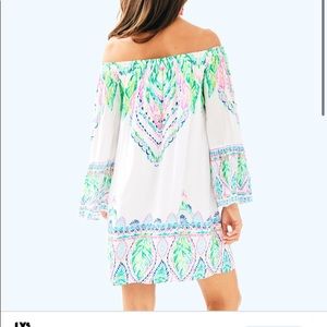 Lilly Pulitzer dress. Size XS but I’m a medium and it fits. Smoke free home
